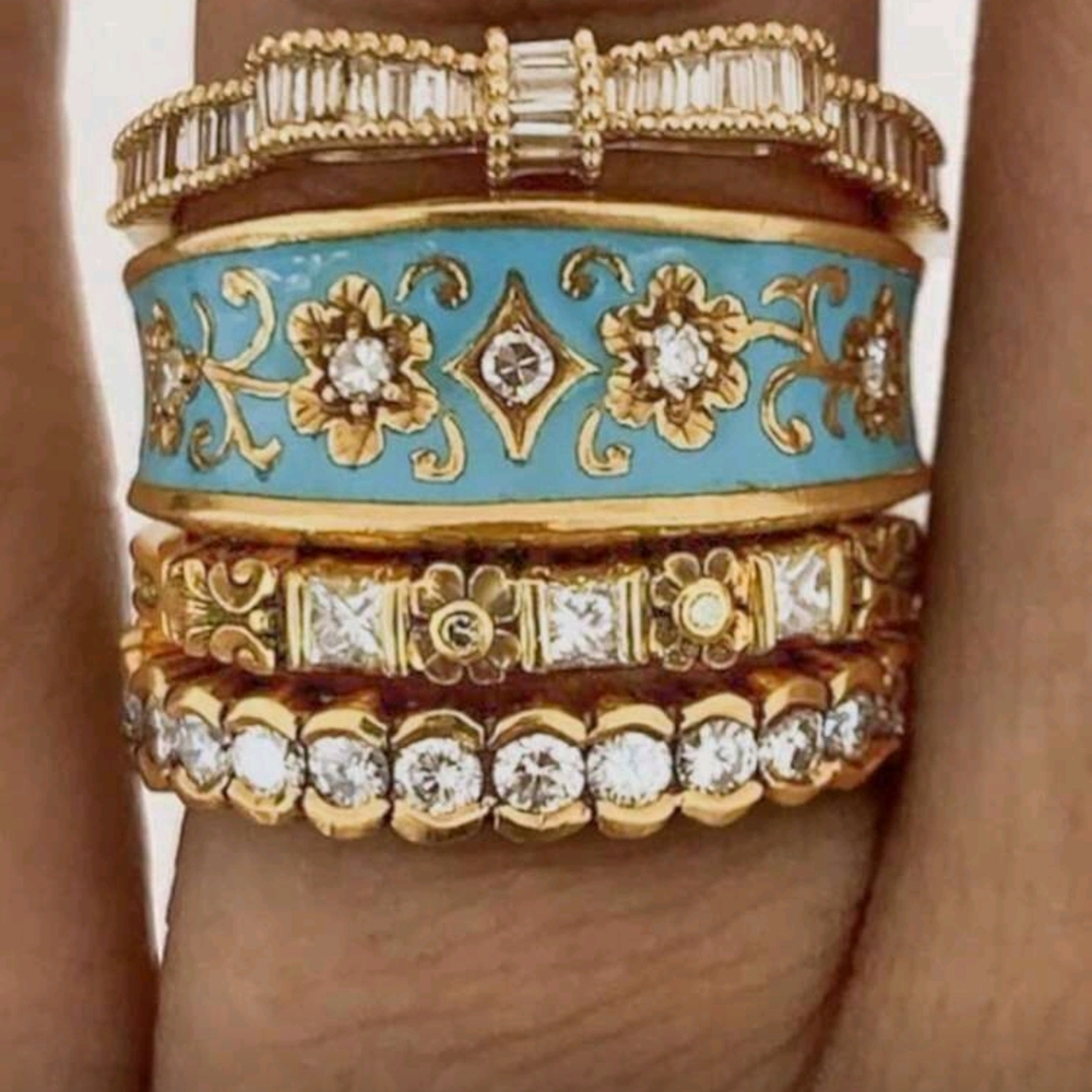 Elegant Gold and Blue Floral Ring Set